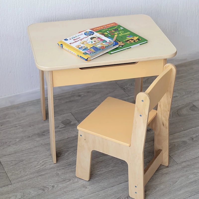 Kindertisch und Stuhl zum Malen und Spielen mit Stauraum im Inneren